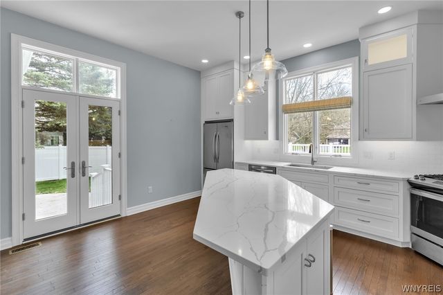 15 Brookshire Court, Amherst, NY 14051