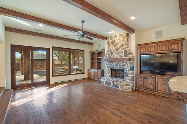 2945 Dyer Street, University Park, TX 75205