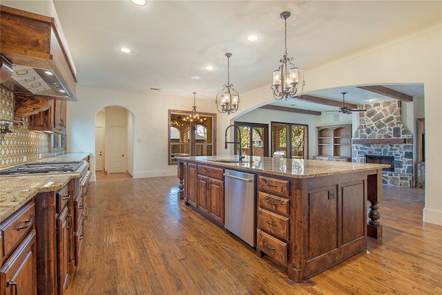 2945 Dyer Street, University Park, TX 75205