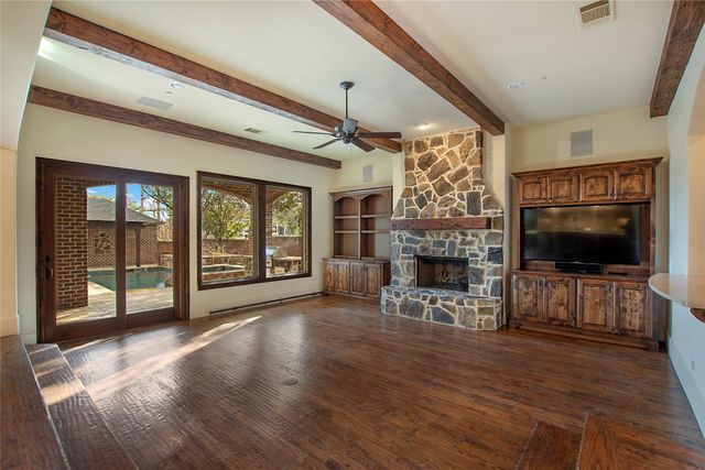 2945 Dyer Street, University Park, TX 75205