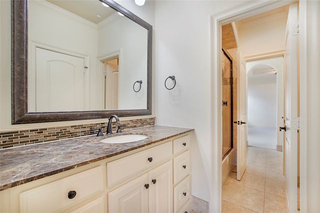 2945 Dyer Street, University Park, TX 75205