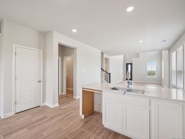 6422 Prince Howard, San Antonio, TX 78239