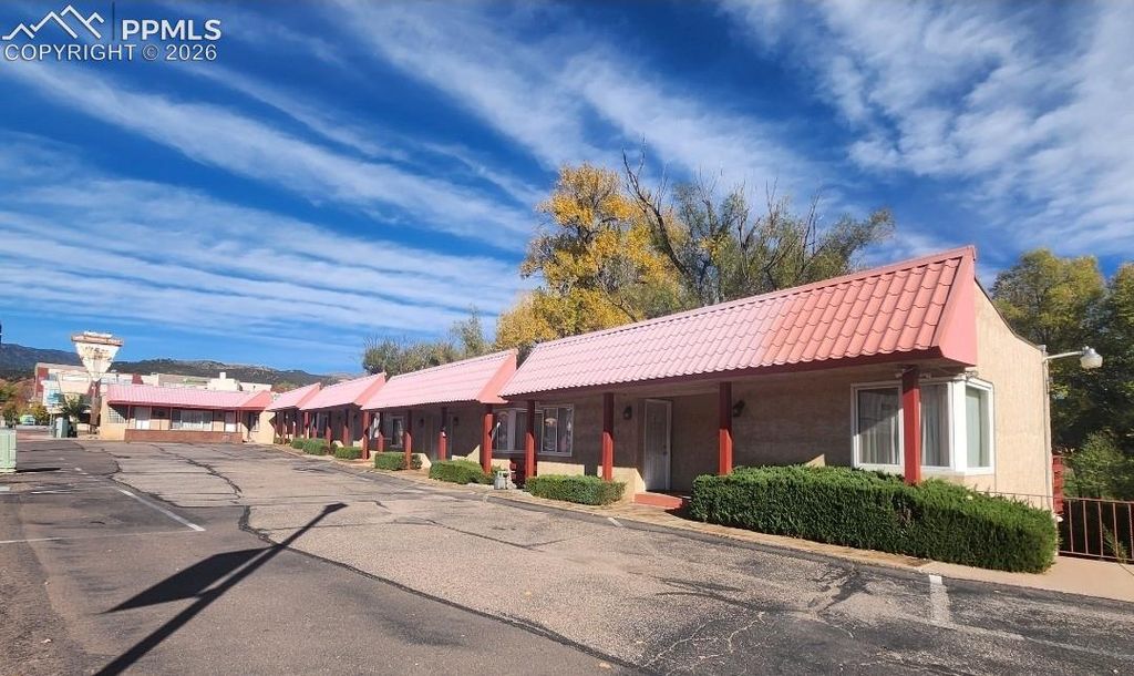 54 Manitou Avenue, Manitou Springs, CO 80829 — exterior