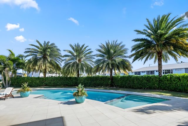 3700 NE 24th Avenue, Lighthouse Point, FL 33064