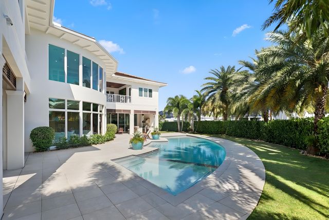 3700 NE 24th Avenue, Lighthouse Point, FL 33064