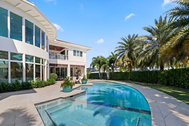 3700 NE 24th Avenue, Lighthouse Point, FL 33064