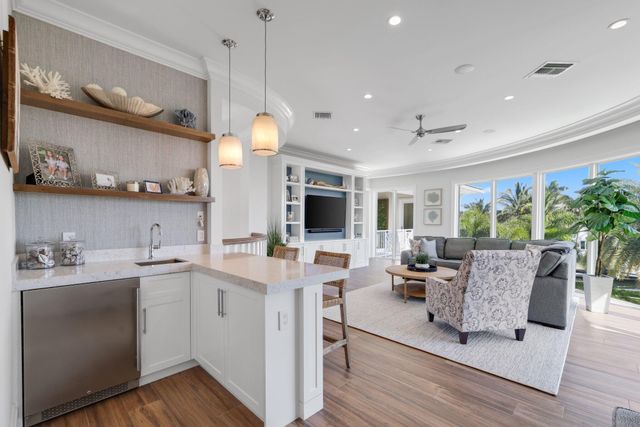 3700 NE 24th Avenue, Lighthouse Point, FL 33064