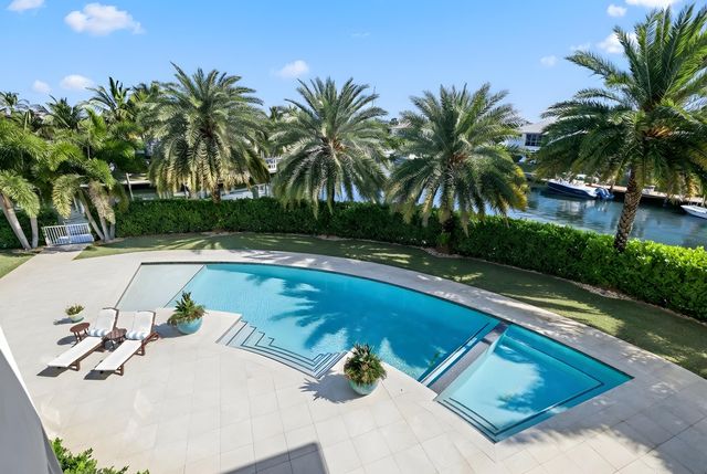 3700 NE 24th Avenue, Lighthouse Point, FL 33064