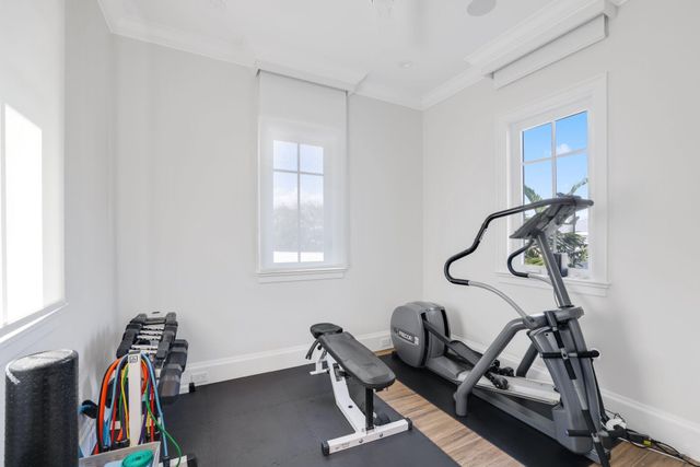 3700 NE 24th Avenue, Lighthouse Point, FL 33064