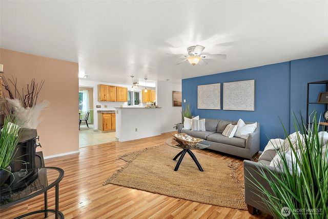 19428 Crescent Drive E, Spanaway, WA 98387