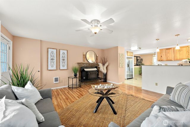 19428 Crescent Drive E, Spanaway, WA 98387