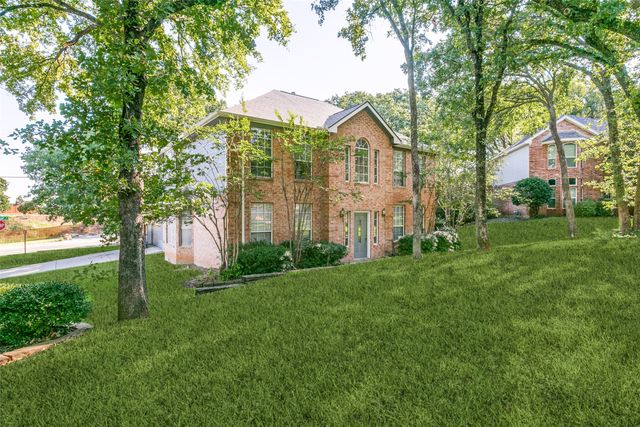 2930 Willow Creek Drive, Grapevine, TX 76051