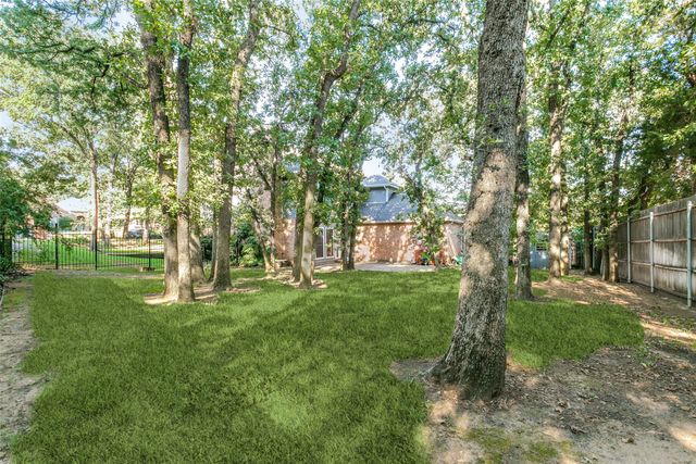 2930 Willow Creek Drive, Grapevine, TX 76051