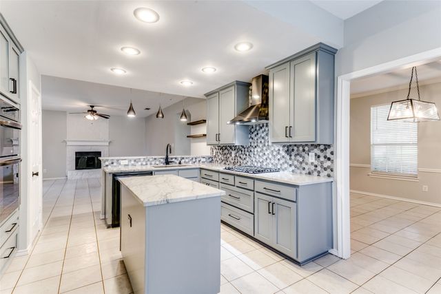 2930 Willow Creek Drive, Grapevine, TX 76051