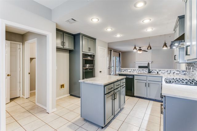 2930 Willow Creek Drive, Grapevine, TX 76051