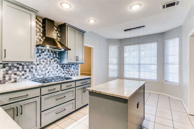 2930 Willow Creek Drive, Grapevine, TX 76051