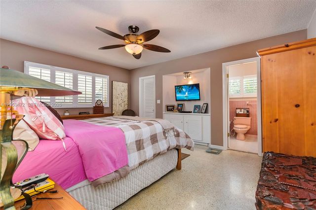 9350 SW 48 Street, Miami, FL 33165