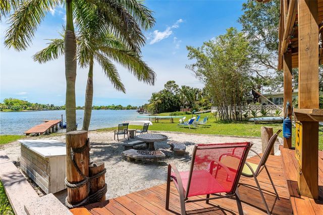9350 SW 48 Street, Miami, FL 33165