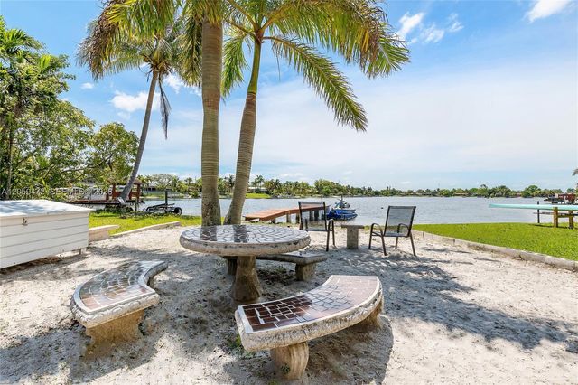9350 SW 48 Street, Miami, FL 33165