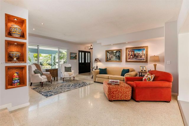 9350 SW 48 Street, Miami, FL 33165
