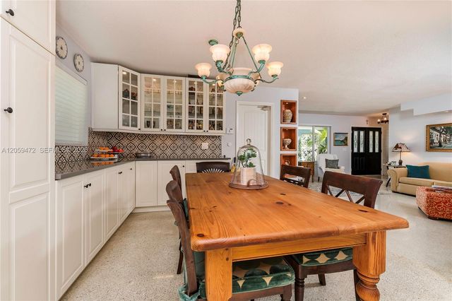 9350 SW 48 Street, Miami, FL 33165