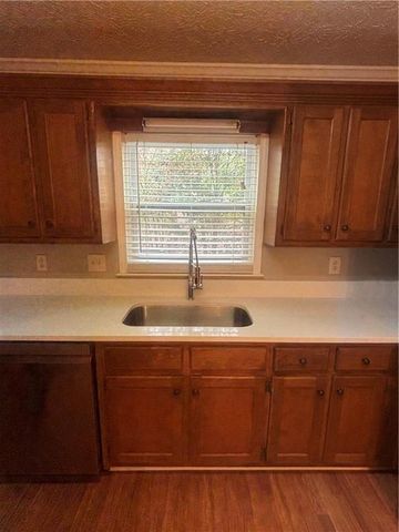 1135 Burning Bush, Loganville, GA 30052