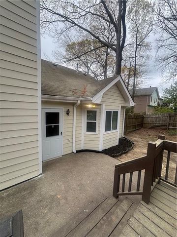 1135 Burning Bush, Loganville, GA 30052