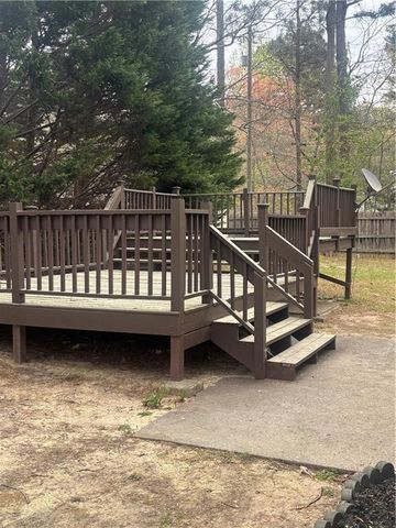 1135 Burning Bush, Loganville, GA 30052