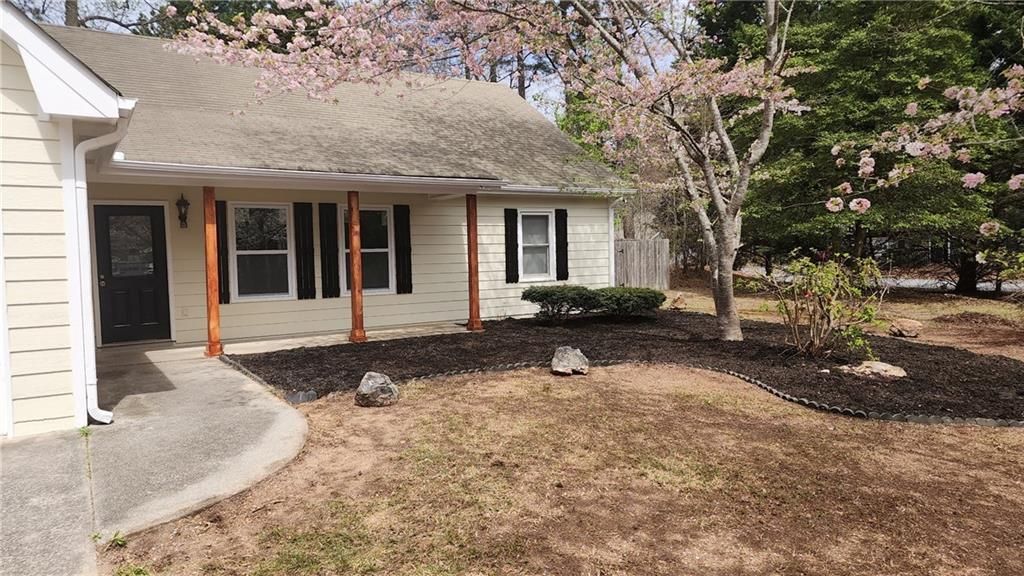 1135 Burning Bush, Loganville, GA 30052