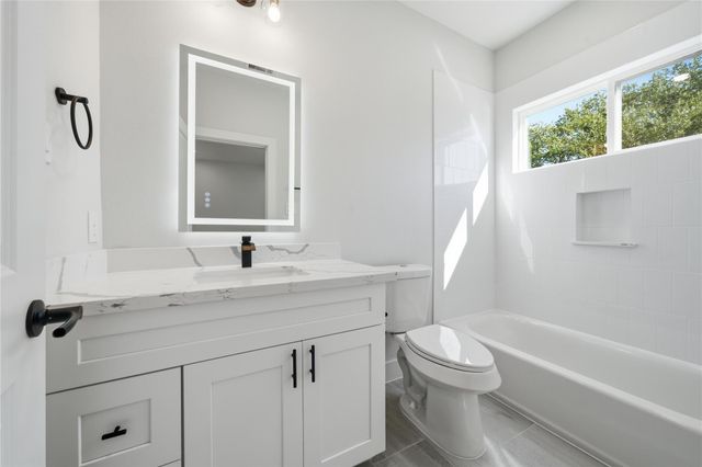 10929 Ivyridge Drive B, Houston, TX 77043