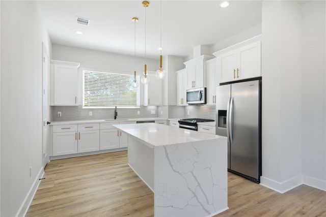 10929 Ivyridge Drive B, Houston, TX 77043