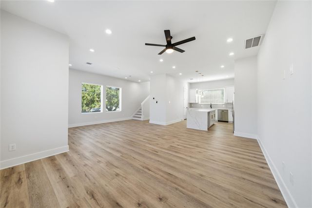 10929 Ivyridge Drive B, Houston, TX 77043