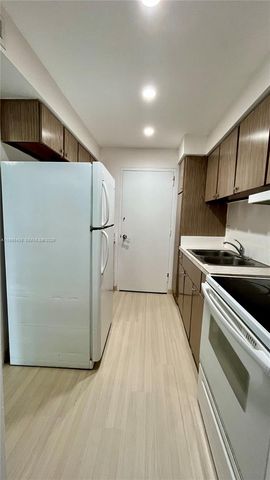 1408 Brickell Bay Dr 916, Miami, FL 33131