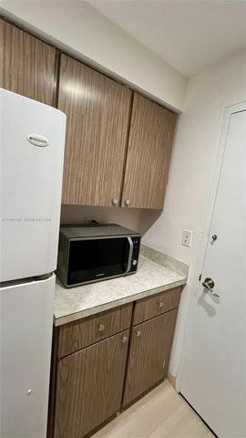 1408 Brickell Bay Dr 916, Miami, FL 33131