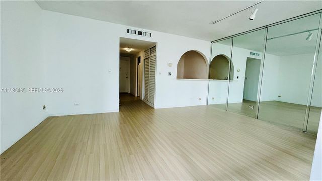 1408 Brickell Bay Dr 916, Miami, FL 33131