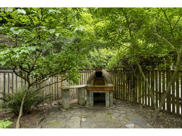 2595 Sw 87TH Ave, Portland, OR 97225
