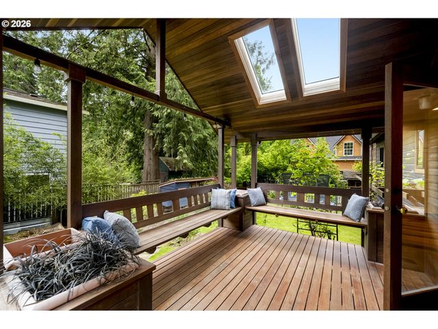 2595 Sw 87TH Ave, Portland, OR 97225