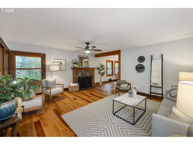 2595 Sw 87TH Ave, Portland, OR 97225