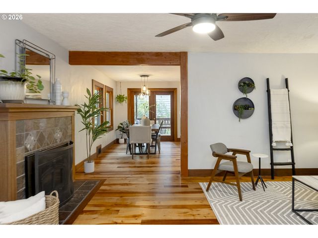 2595 Sw 87TH Ave, Portland, OR 97225