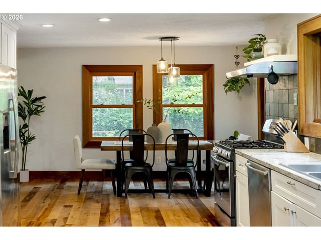 2595 Sw 87TH Ave, Portland, OR 97225