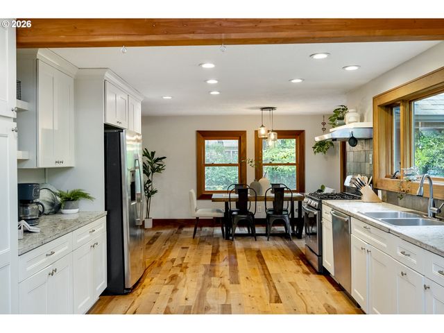 2595 Sw 87TH Ave, Portland, OR 97225