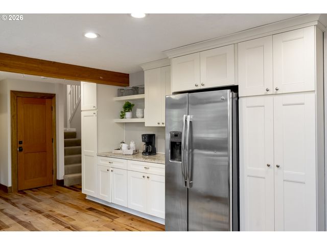 2595 Sw 87TH Ave, Portland, OR 97225
