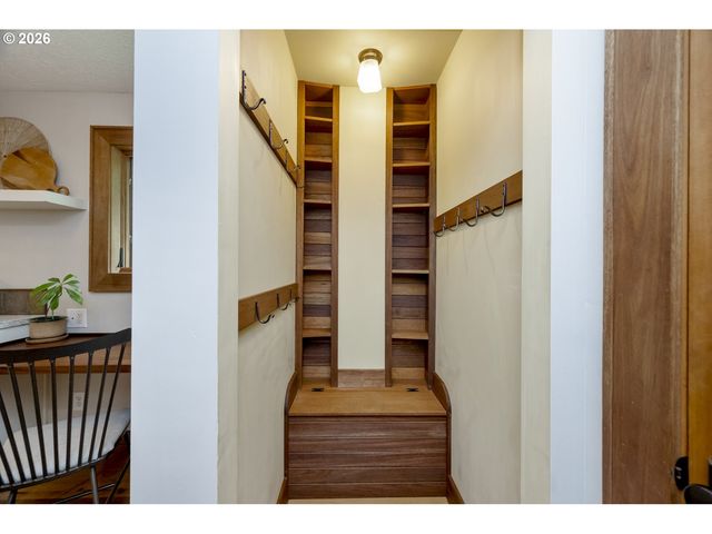 2595 Sw 87TH Ave, Portland, OR 97225