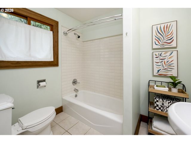 2595 Sw 87TH Ave, Portland, OR 97225