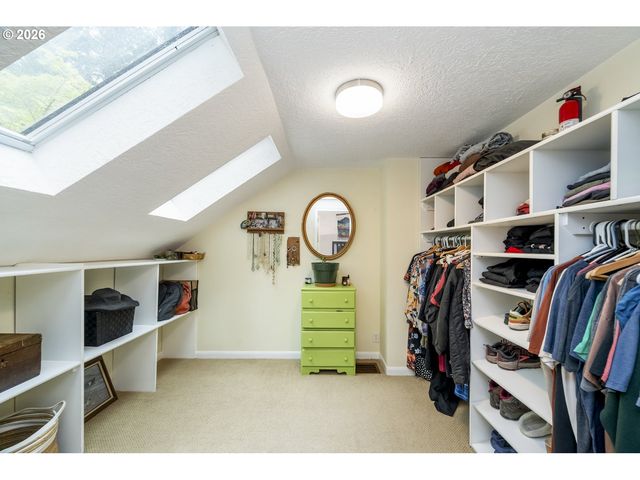 2595 Sw 87TH Ave, Portland, OR 97225
