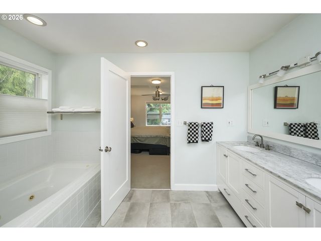 2595 Sw 87TH Ave, Portland, OR 97225