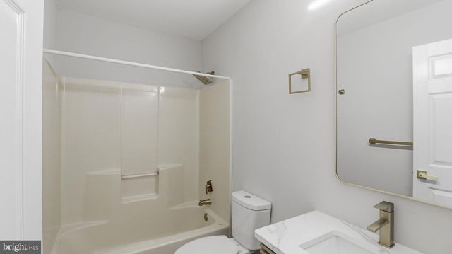 5106 TALL PNES, Pine Hill, NJ 08021