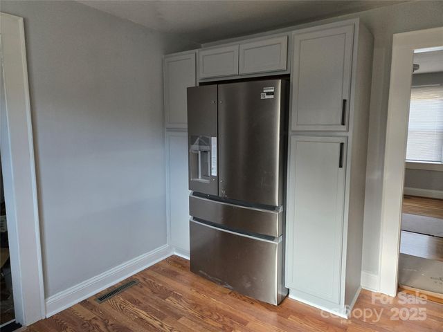 221 E Herman Street, Newton, NC 28658