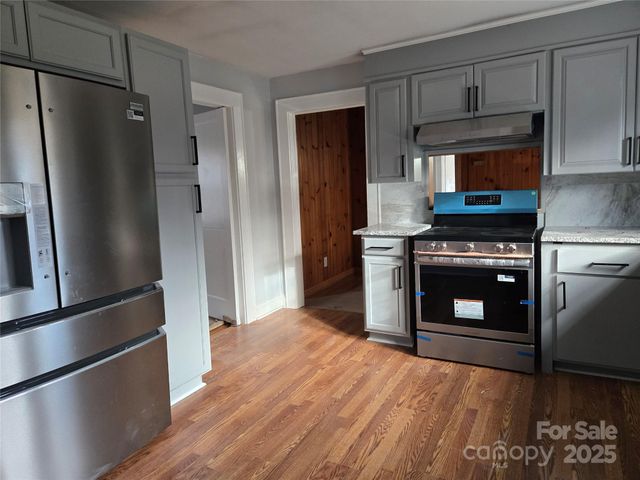 221 E Herman Street, Newton, NC 28658