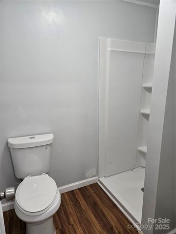 221 E Herman Street, Newton, NC 28658